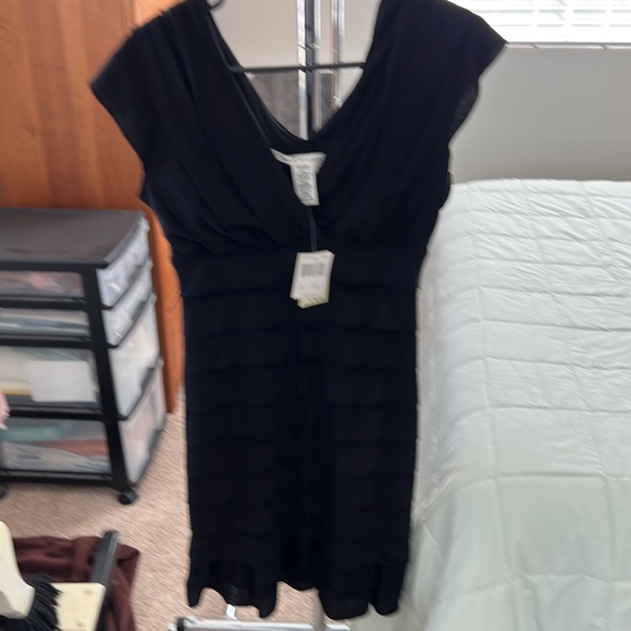 Little black dress women. Sleeveless - Picture 3 of 5